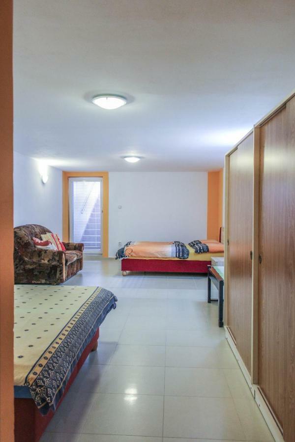 Apartmán Marta Banka Exteriér fotografie