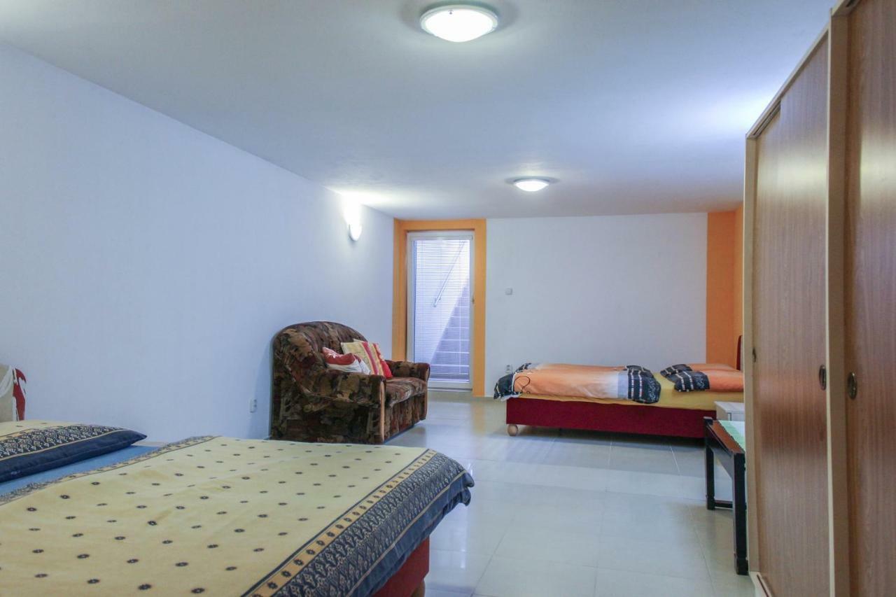 Apartmán Marta Banka Exteriér fotografie